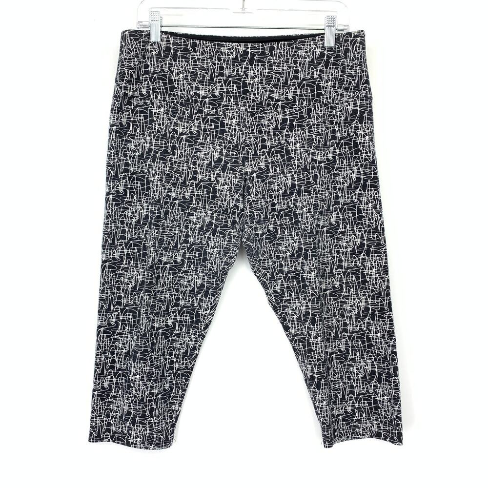 Intro. Love The Fit Leggings Womens Large Black White Capri Print Tummy Control